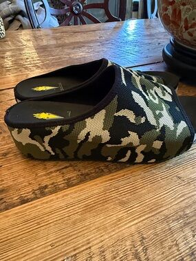 Camo Slip-On Platform Mules size 8